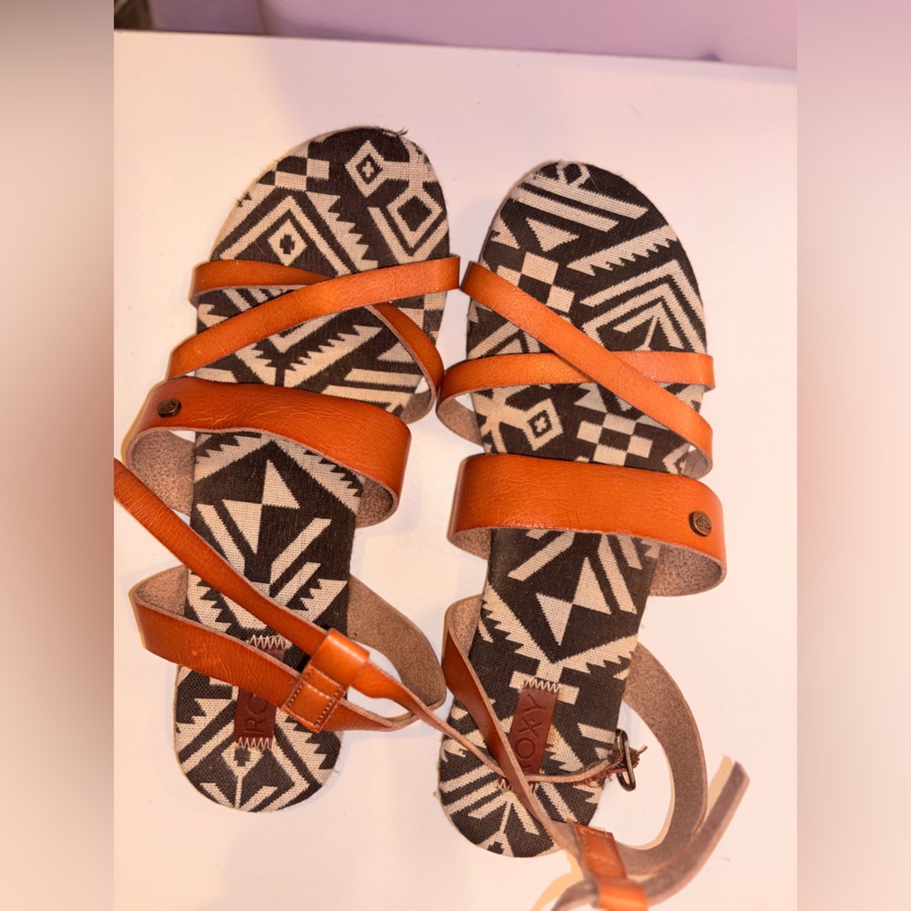 Roxy Aztec Print Strappy Sandals - Brown Faux Leather - Approx. Size 7.5